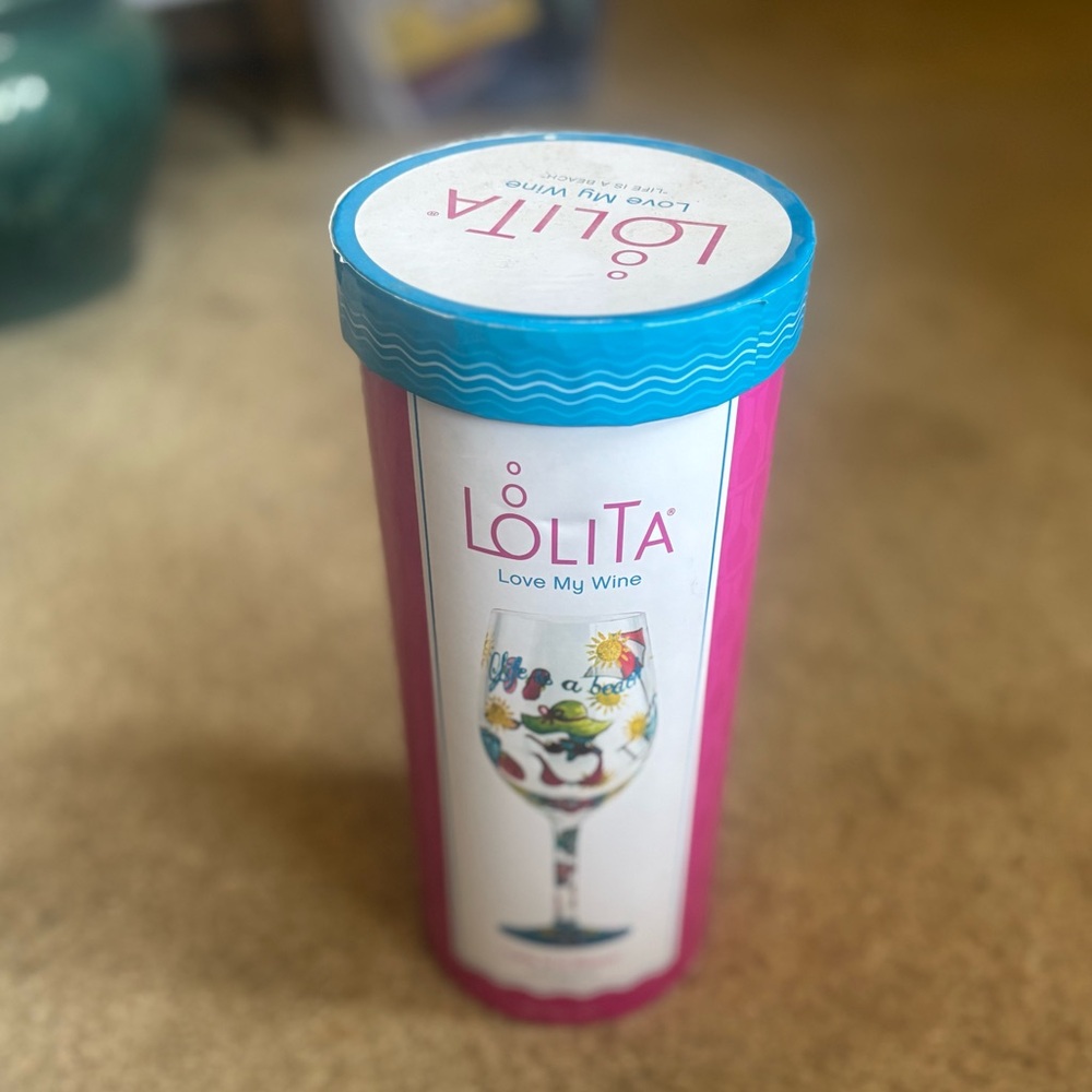 Lolita “Life’s A Beach” Wine Glass